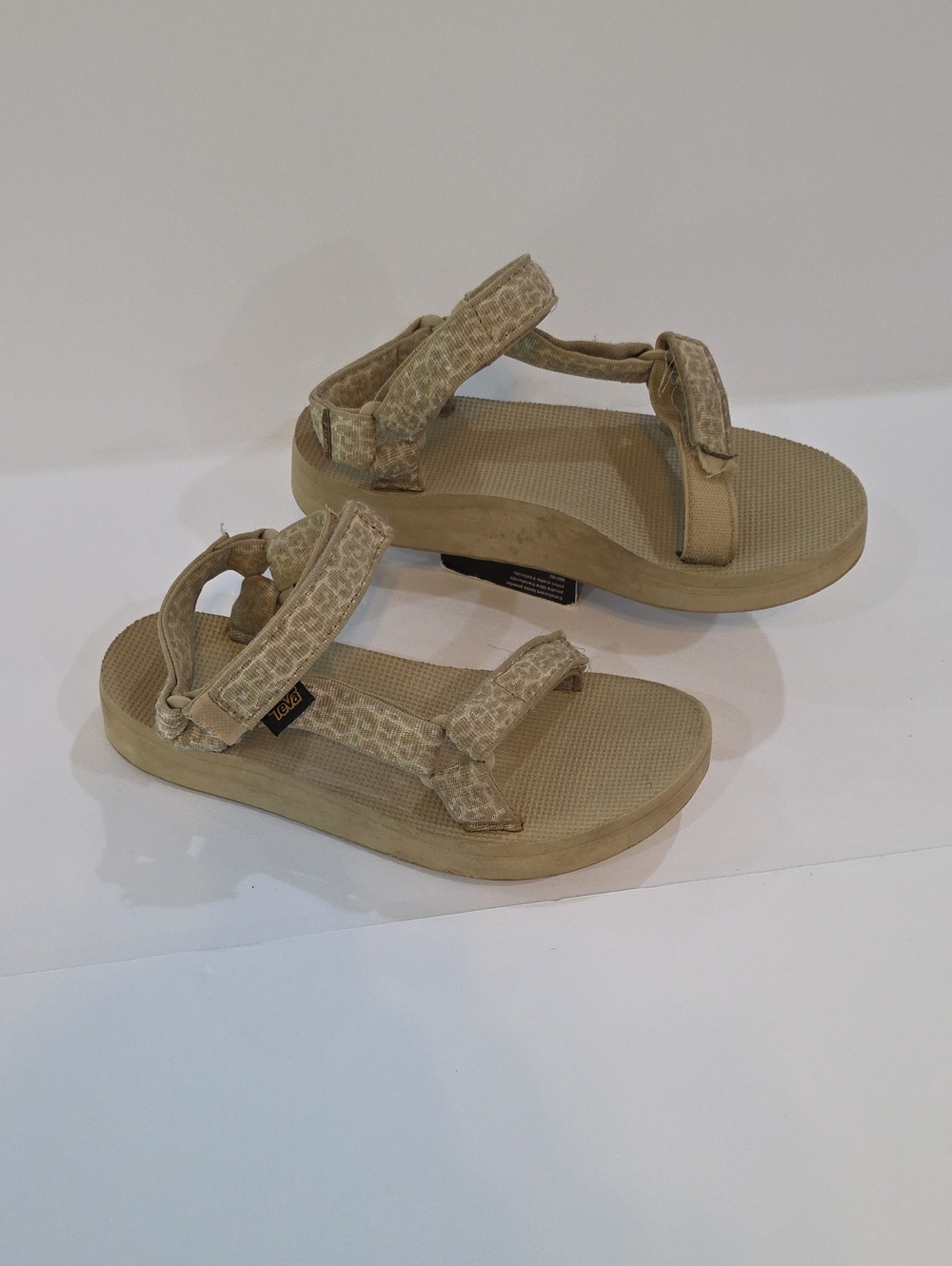 Teva Women's Beige Strappy Outdoor Sandals Size 8
